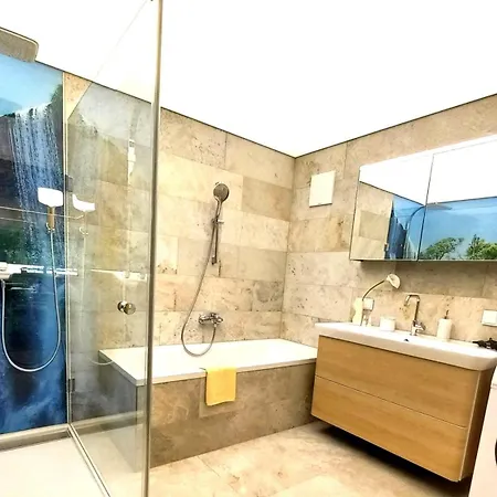 Luxus Terrassenappartement Berg & 1 Bodensdorf